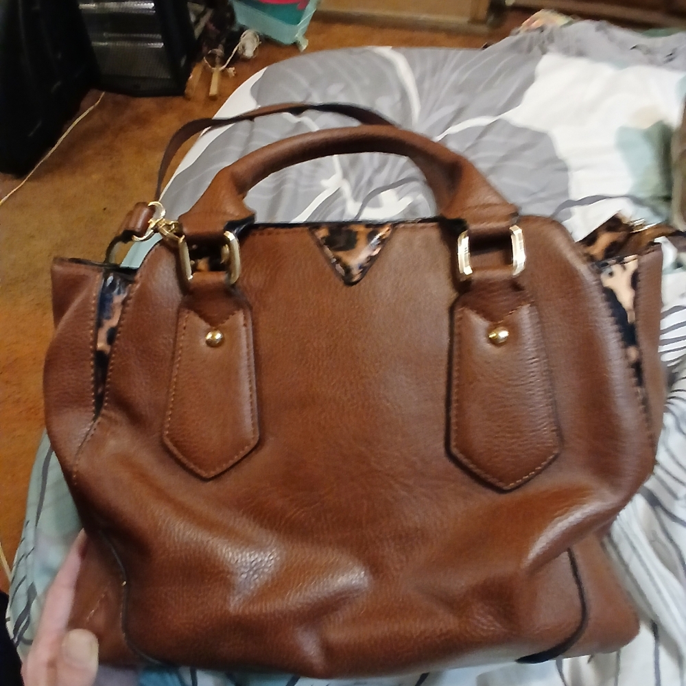 Elegant Brown Leather Handbag